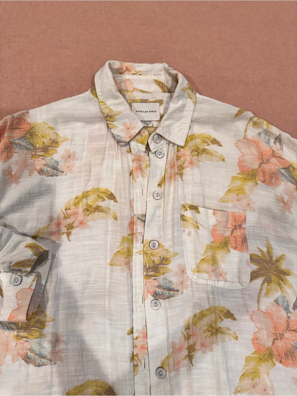 American Eagle Outfitters off white Floral Button-Down Hawaiian Shirt. XS